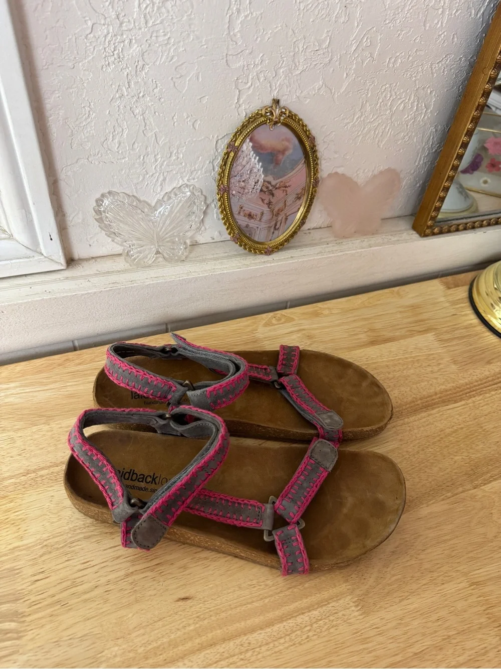 Cute Laidback London Pink Gray Leather T-Strap Sandals EU 42 Boho Y2K Comfort